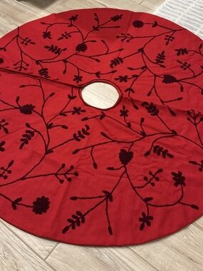 Vintage Classic Crate & Barrel ARCADIA Cranberry Christmas Tree Skirt 54" Wool